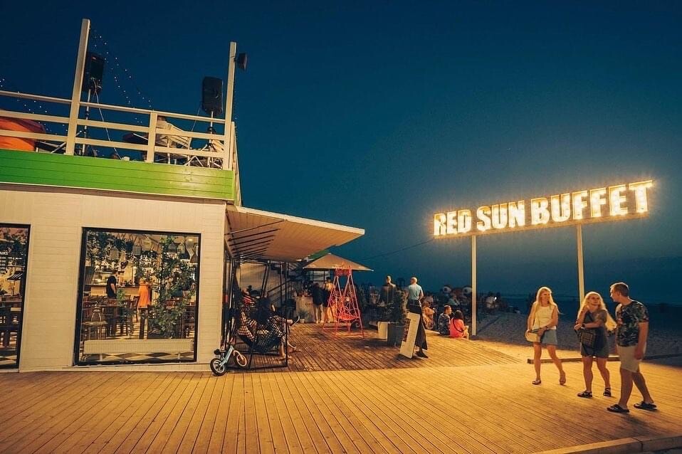“Red Sun Buffet” notiks Edija Šnipkes koncerts
