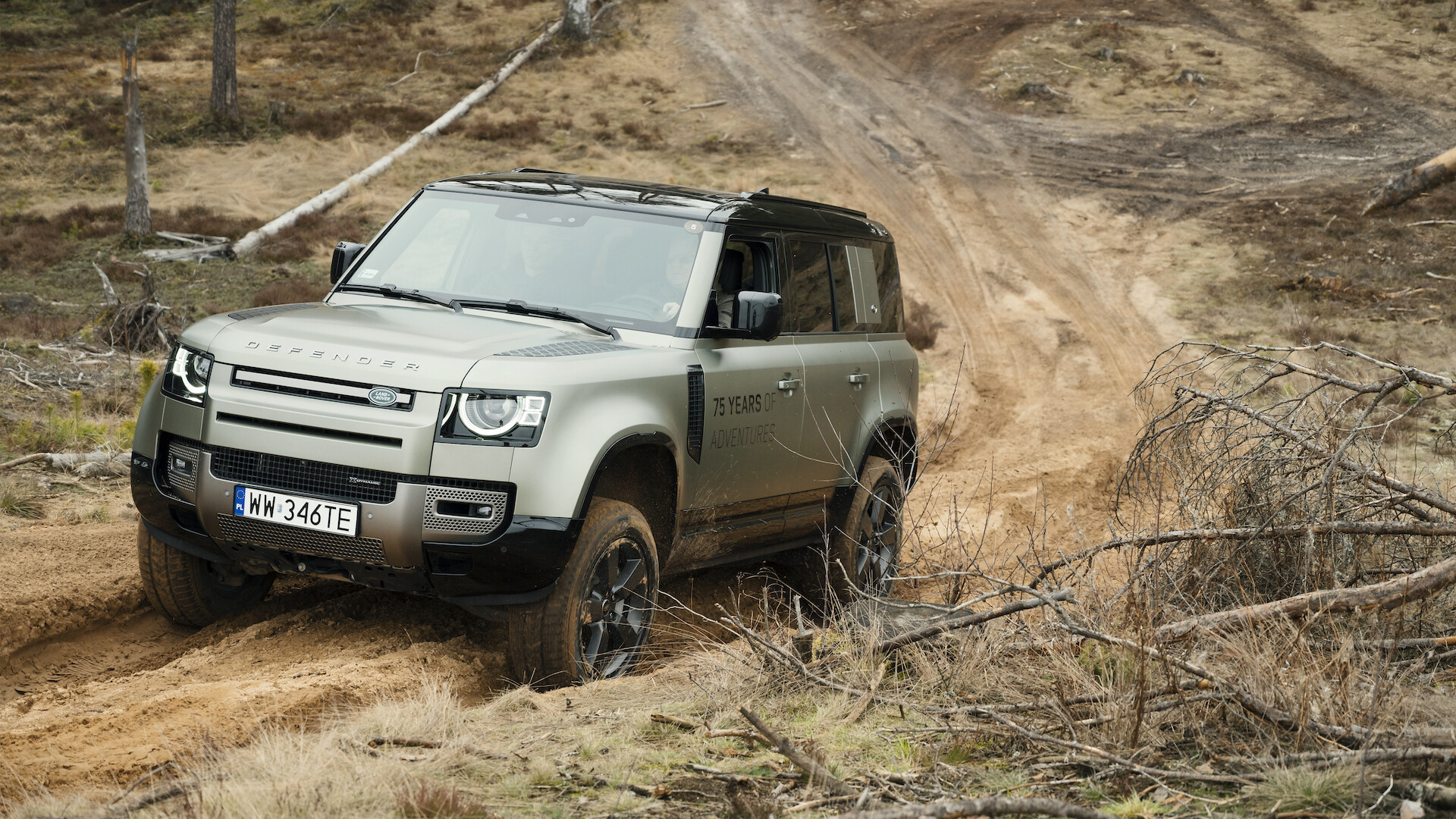 “Defender” dodas piedzīvojumā pa Baltijas valstīm