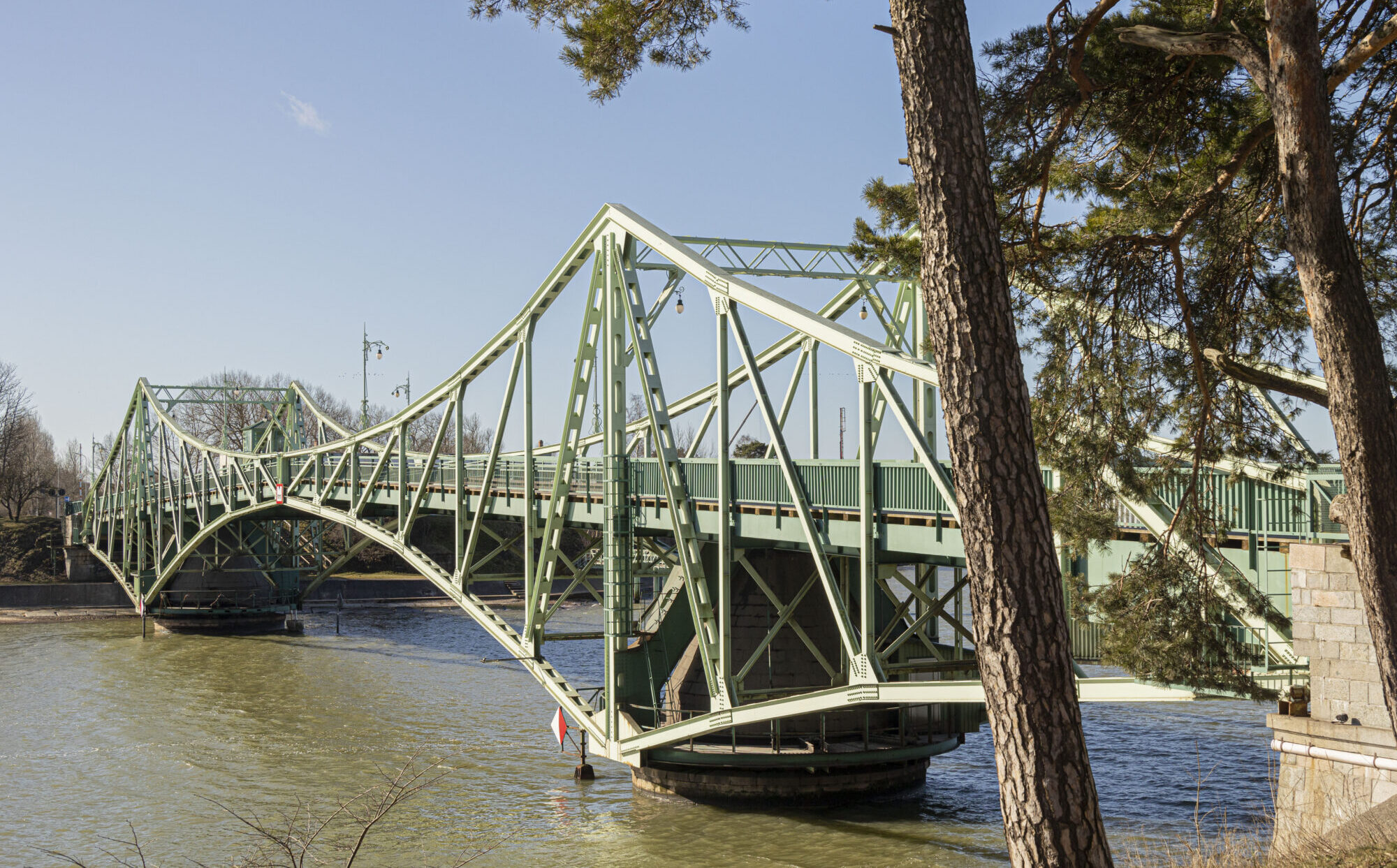 SEZ plāno aizņemties tilta vadulu projekta sadārdzinājuma segšanai