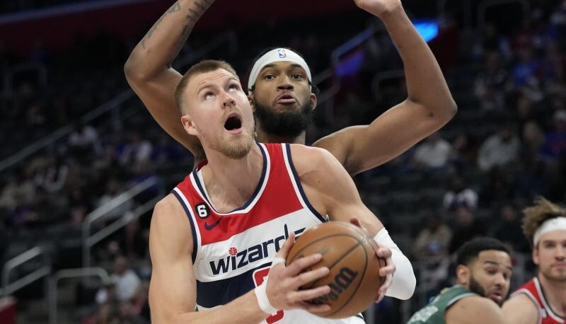 Porziņģim 24 punkti “Wizards” panākumā pret “Pistons”