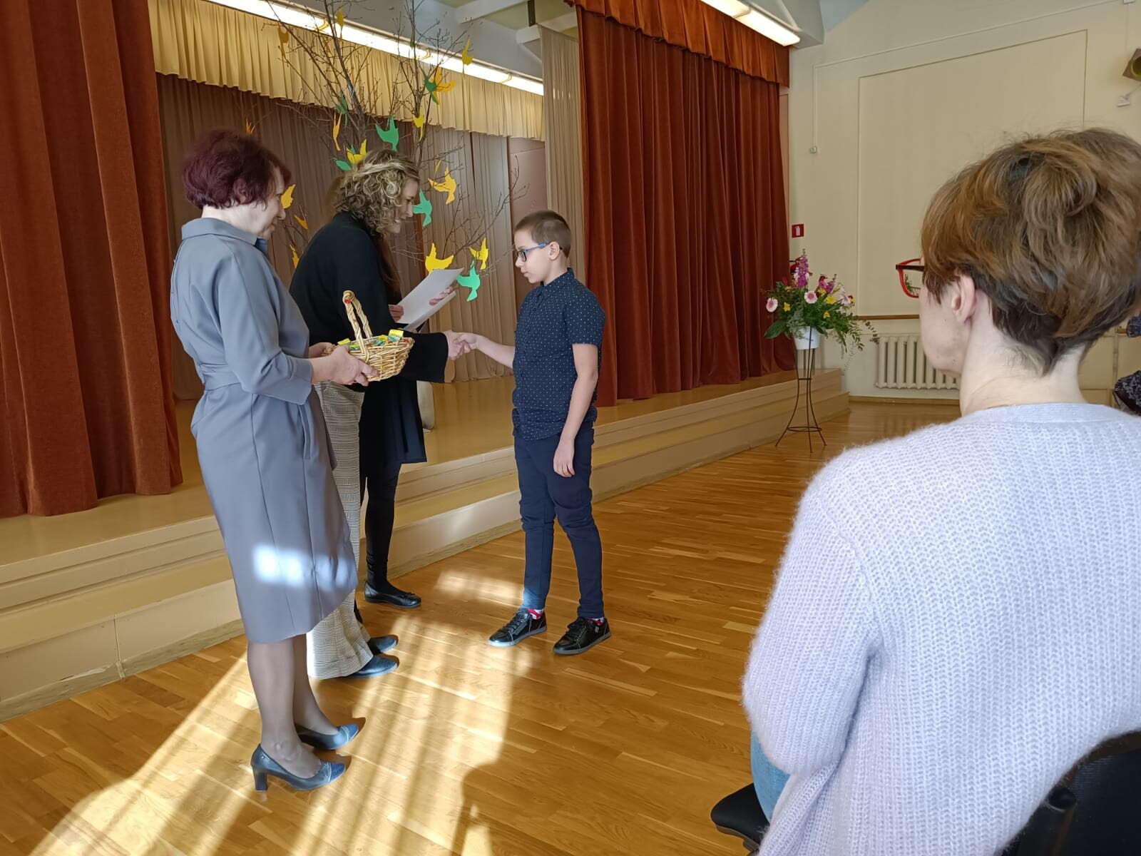 Skatuves runas konkursā tālāk virza 12 Dienvidkurzemes novada “zvirbulīšus”