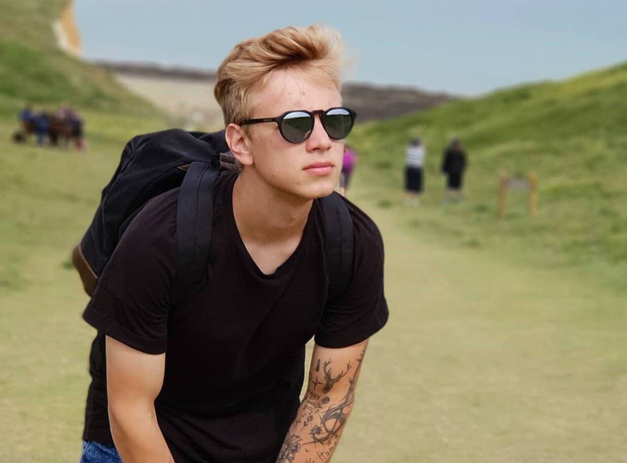“Nickelodeon” balvu “Latvijas mīļākais influenceris” saņēmis Lauris Zalāns