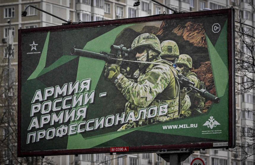 Krievija armijas rindas plāno papildināt ar 400 000 līgumkaravīru