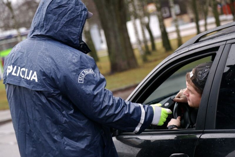 Liepājas dzimšanas dienu pie stūres svin vīri Grobiņā, Pāvilostā un Cīravā
