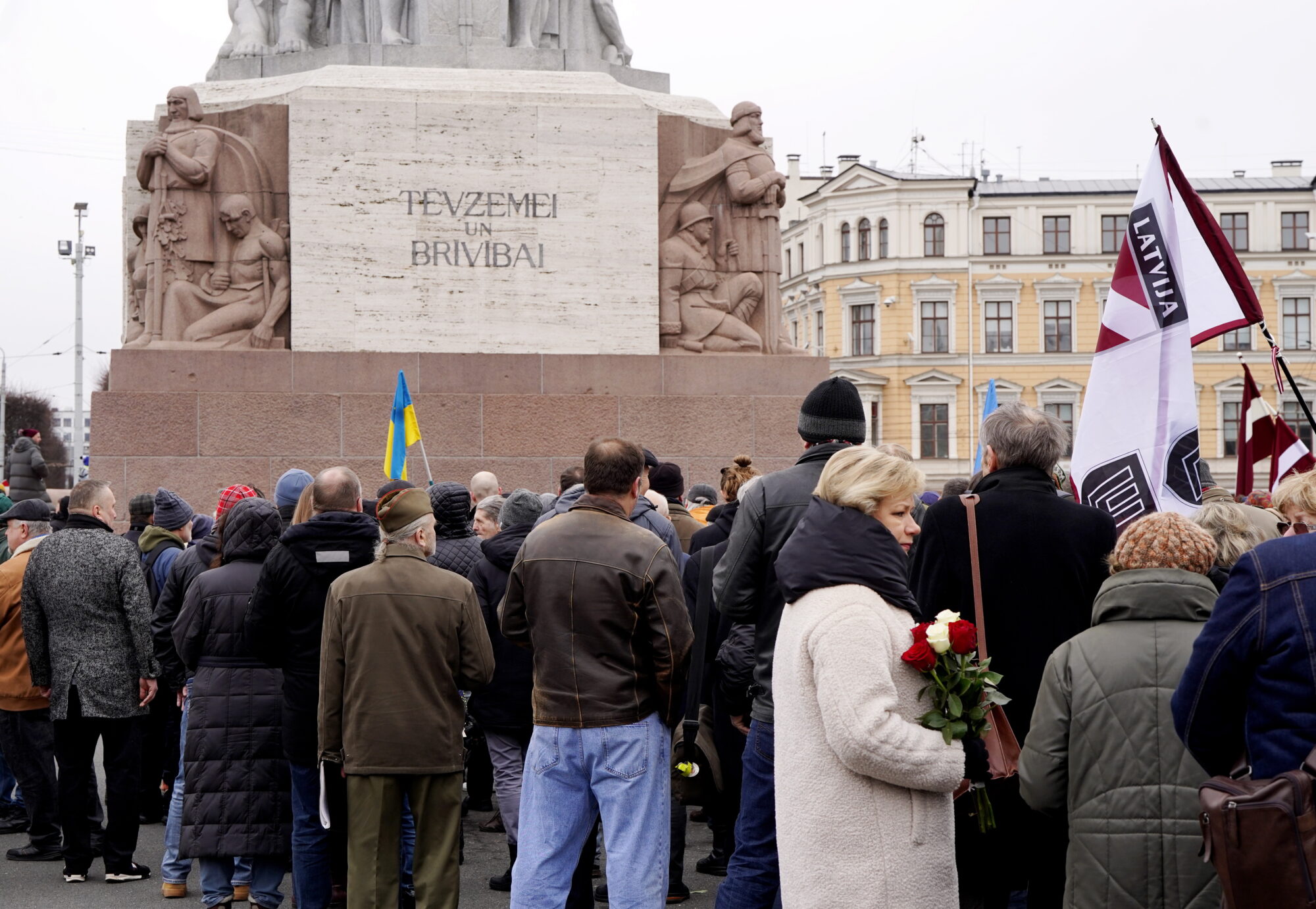 Pie Brīvības pieminekļa pret leģionāru pieminēšanu protestē Ždanokas palīgs Pagors