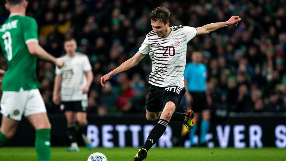Latvijas futbola izlase FIFA rangā pakāpjas par vienu pozīciju