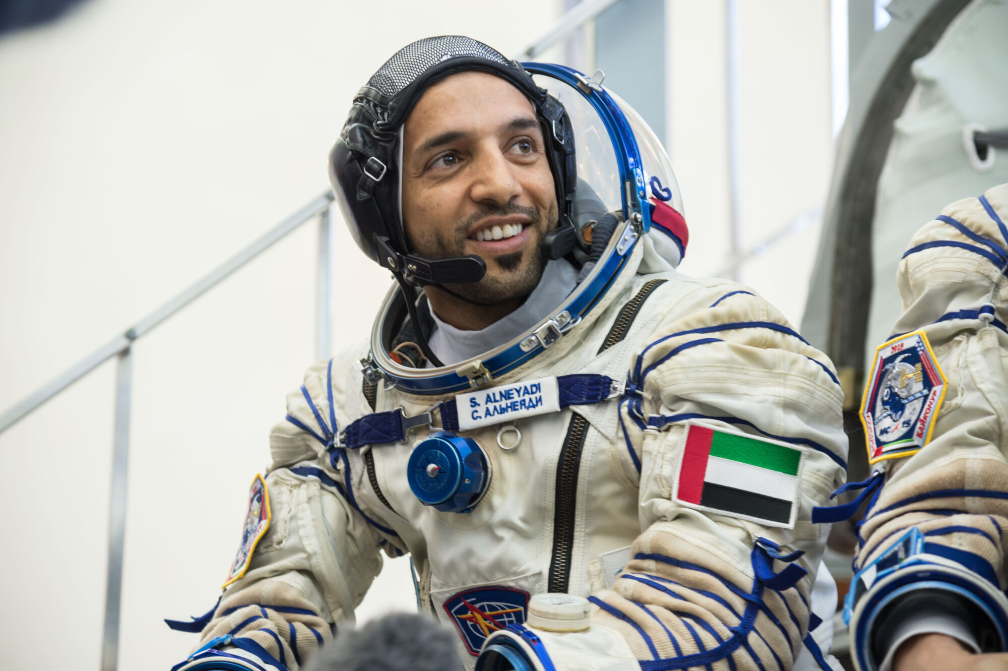 AAE astronauts devies pirmajā gājienā kosmosā