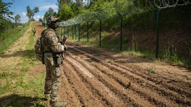 Tuvojoties vasarai, prognozē nelegālās imigrācijas risku uz robežas ar Baltkrieviju pieaugumu