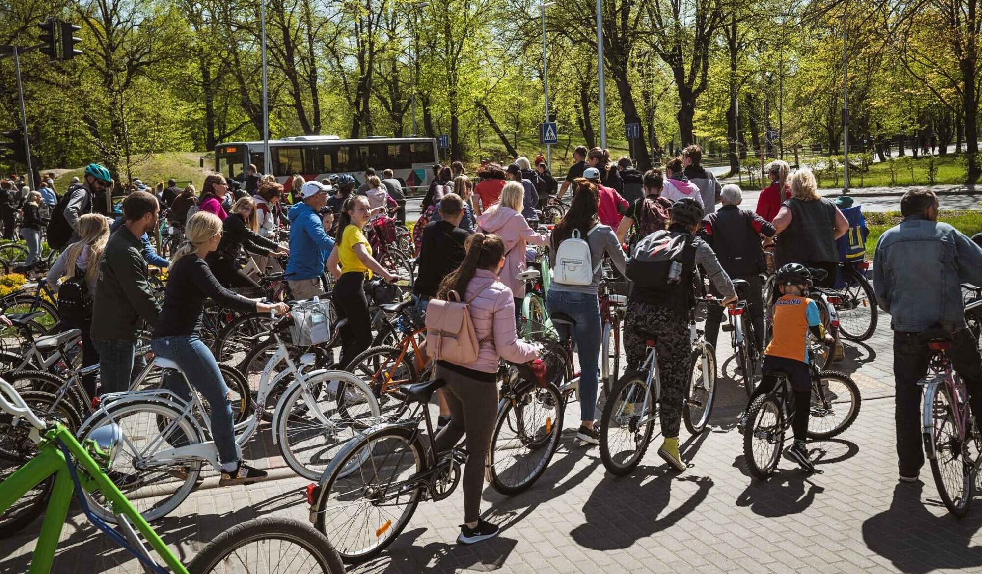 Velobraucējus aicina krāt kilometrus vairāku mēnešu izaicinājumā