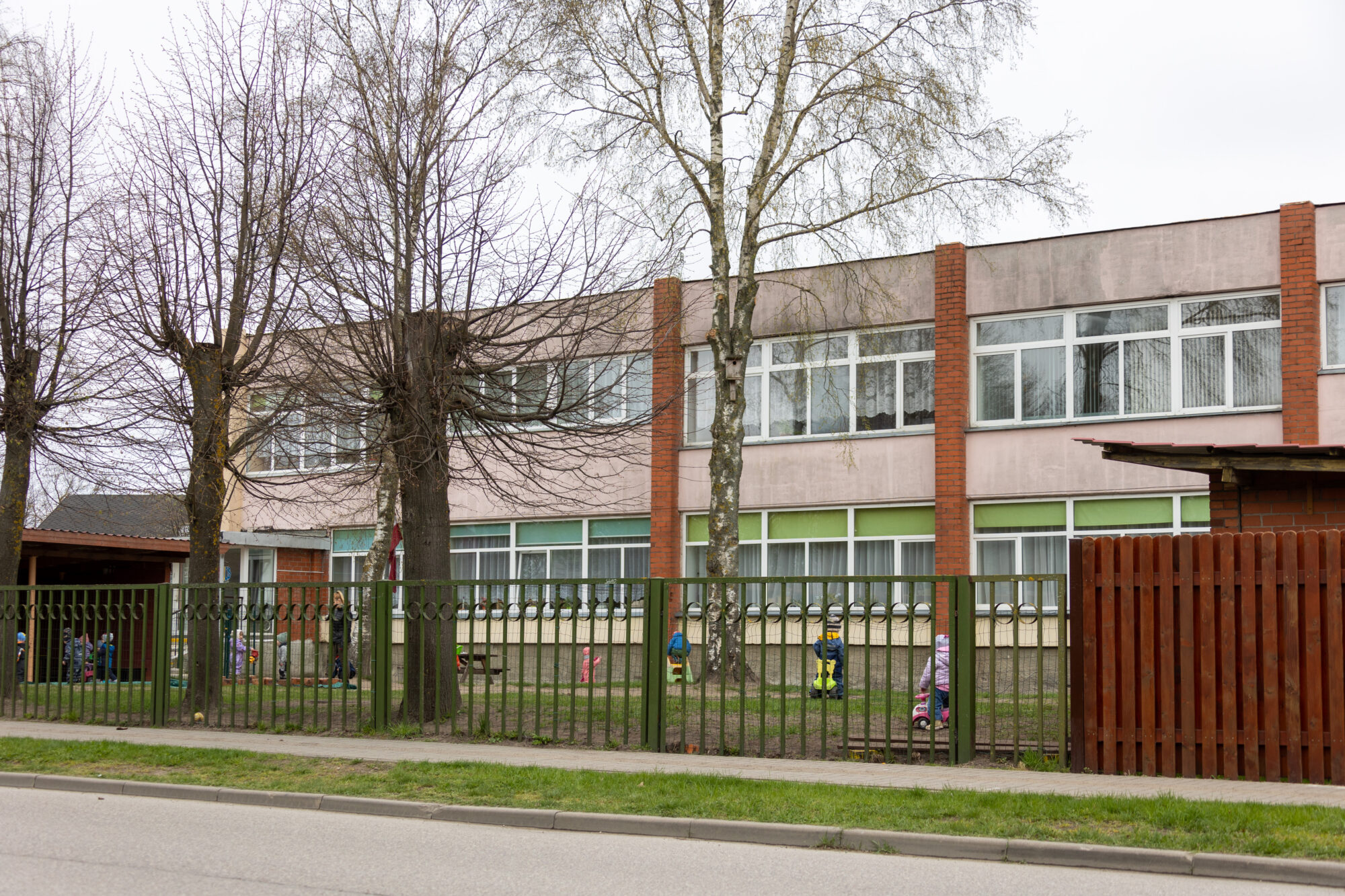 Slēgs privāto bērnudārzu “Pikucis”