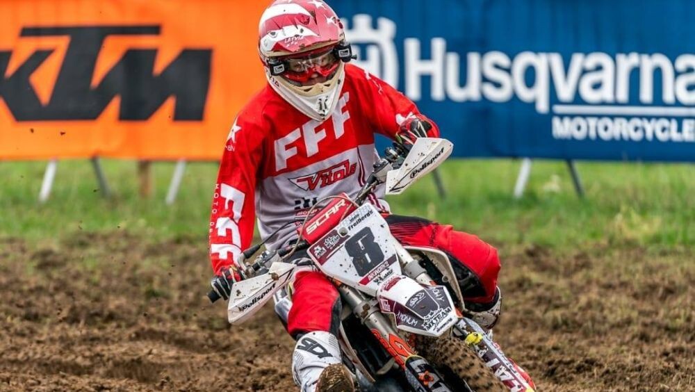 Uldis Freibergs Lielbritānijas motokrosa čempionātā uzreiz aiz pjedestāla