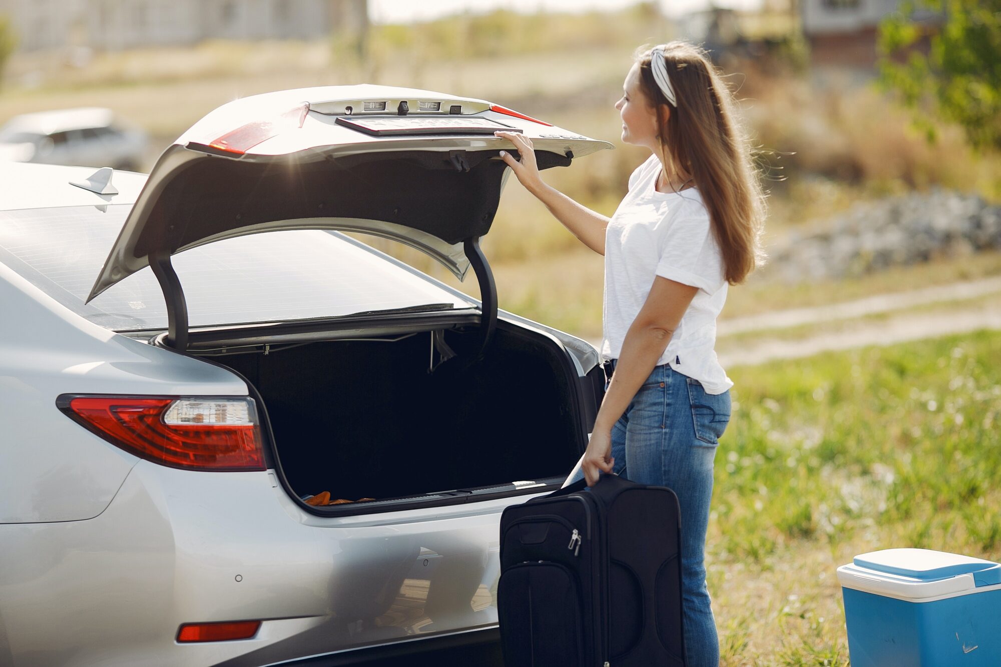 Kā izvairīties no negaidītiem tēriņiem? Ieteikumi automobiļu nomai ceļotājiem