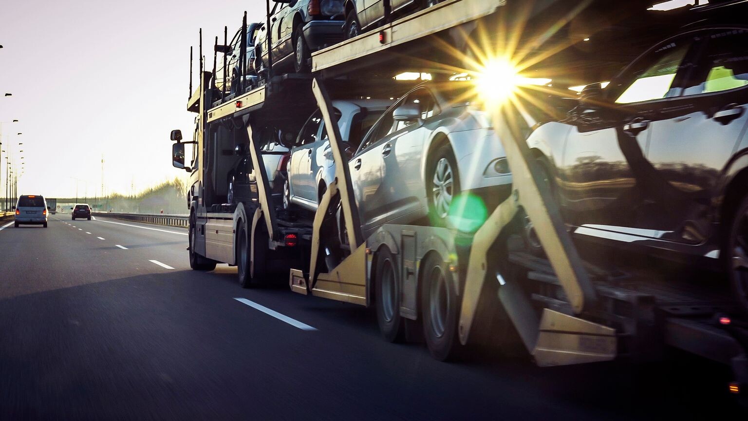 Vācu lietoto auto tirgus paradokss: daudzas mašīnas importē, lai pārdotu