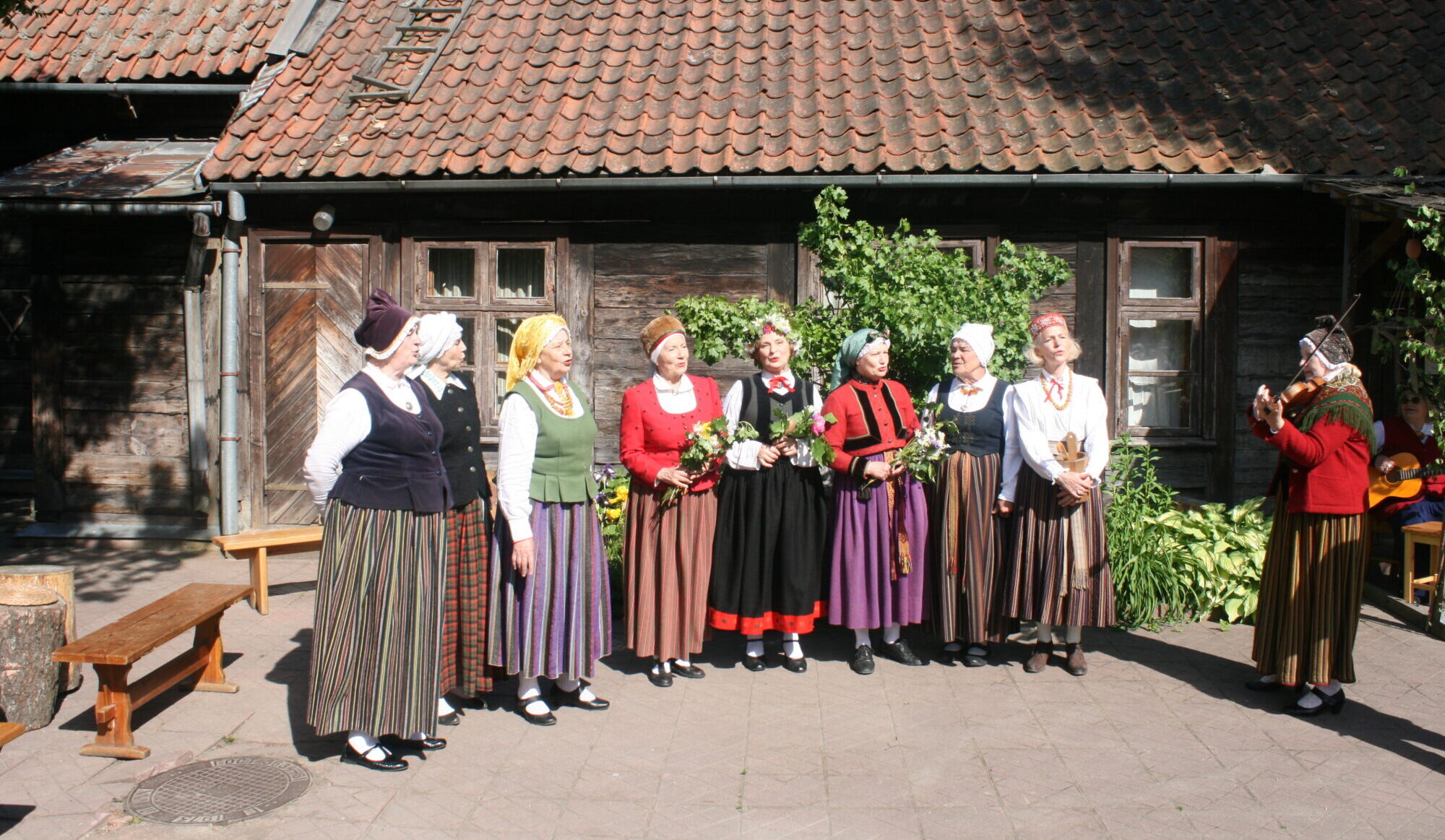 Aicina uz Mātes dienas svinībām folkloras centrā “Namīns”