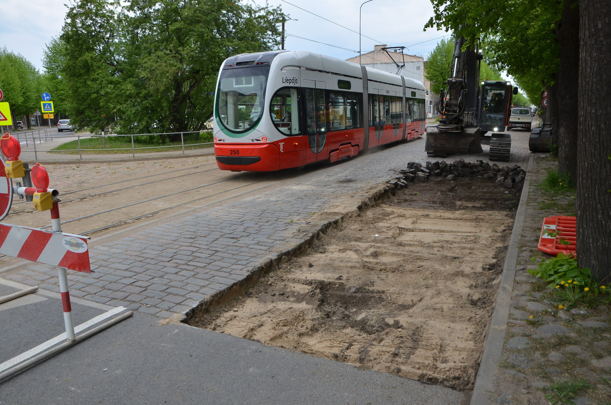 Rīgas ielā gaidāmi jauni satiksmes ierobežojumi