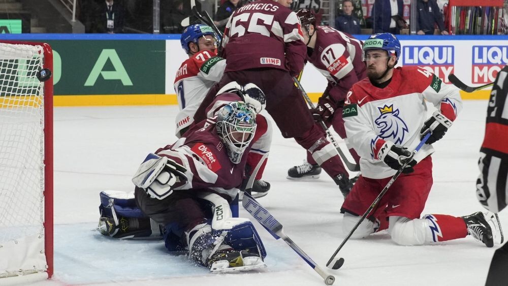 Latvijas hokejisti pirmoreiz pasaules čempionāta mačos pārspēj Čehiju