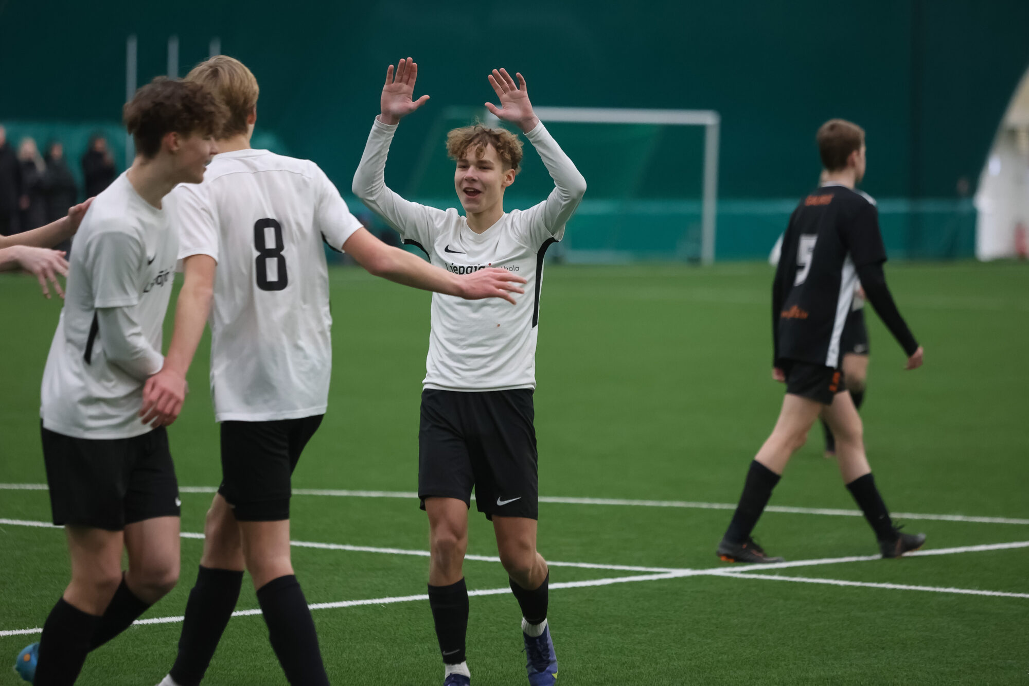Liepājas Futbola skolas komandas Latvijas čempionātā aizvadījušas pirmo mēnesi