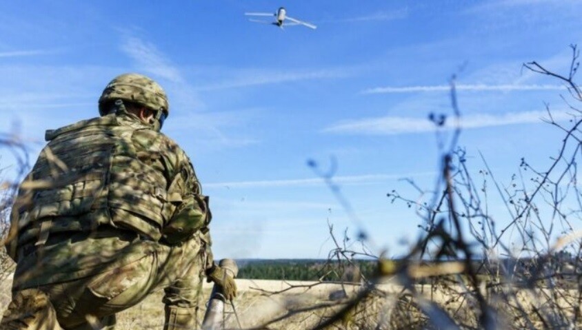 Krievi naktī uz Ukrainu raidījuši trīs raķetes “Kaļibr” un desmitu dronu