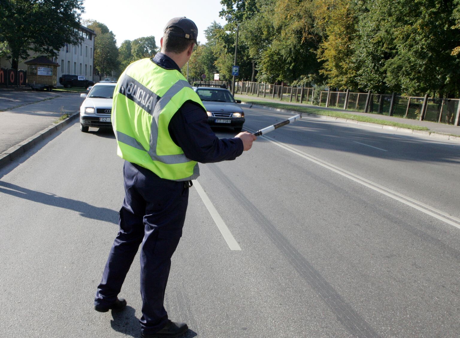 Radzes ir, tiesību nav, nodokli nemaksā – brauciens beidzas Ganību ielā