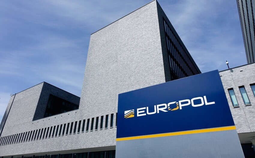 “Eiropols” brīdina par interneta kultu draudiem jauniešiem