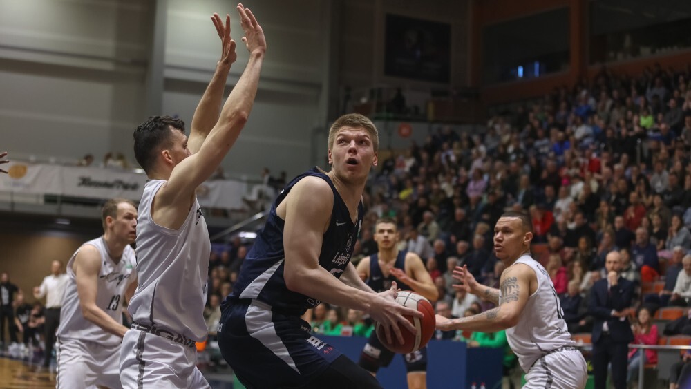 Šiliņš veic soli uz priekšu un spēlēs Vācijas Bundeslīgas “play-off” komandā