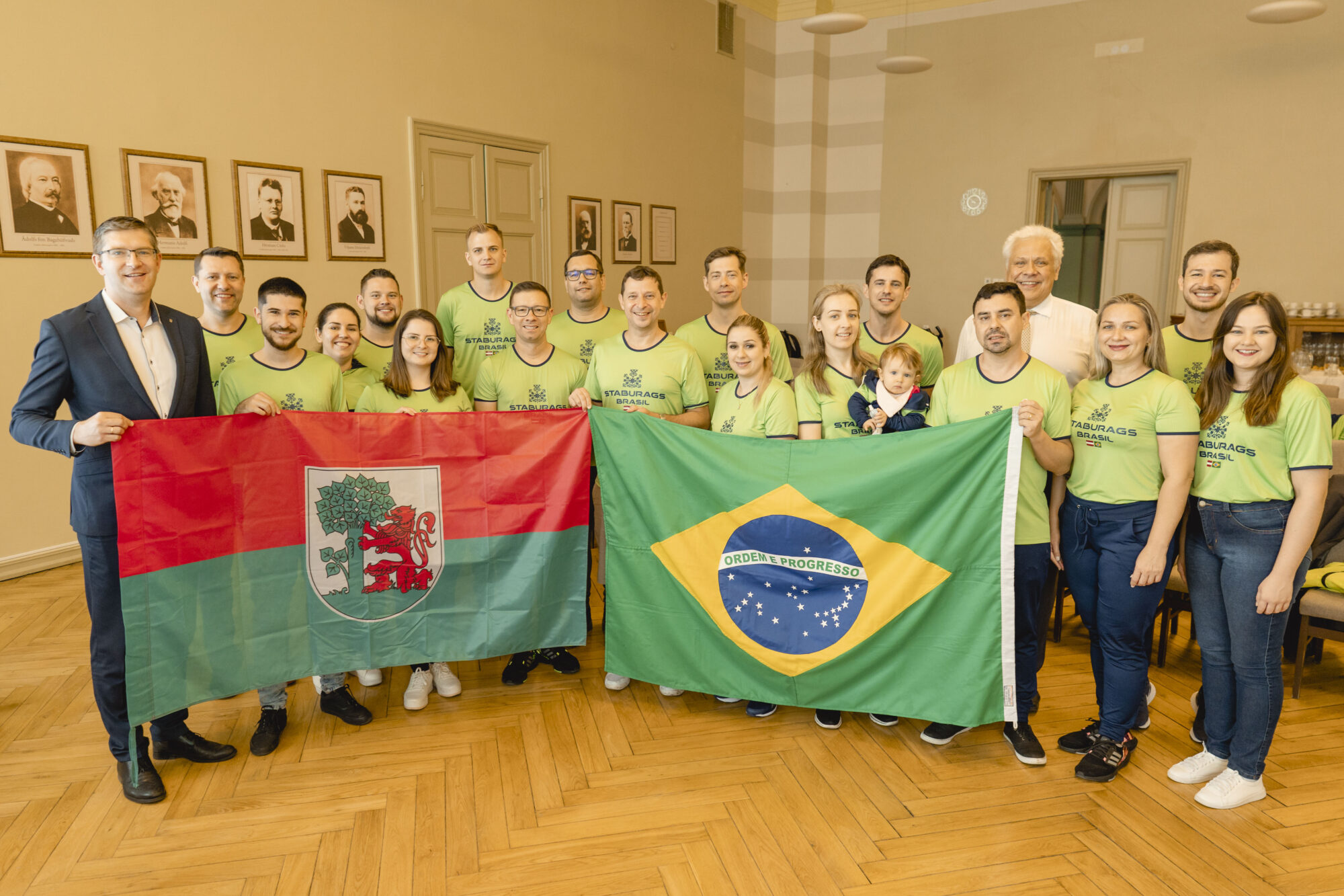 Liepājā viesojas latviešu deju kolektīvs “Staburags” no Brazīlijas