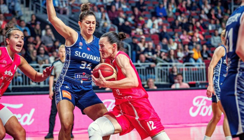 Latvijas basketbolistes uzvar pēdējā pārbaudes spēlē; kā pēdējā tiek atskaitīta Ozola