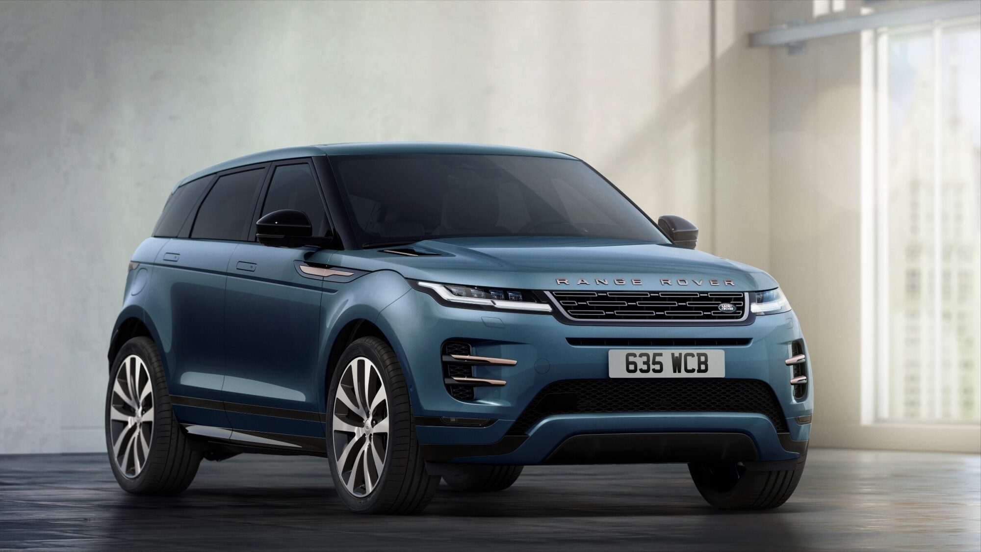 Prezentēts jaunais “Range Rover Evoque”