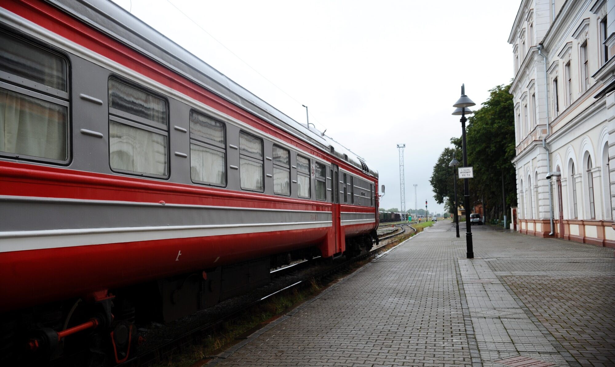 Saistībā ar “Prāta vētras” koncertu norīkoti divi papildu vilcieni maršrutā Rīga-Liepāja