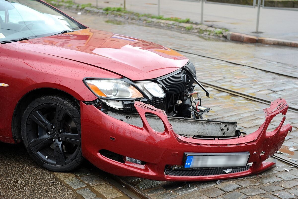 Pētījumā atklāts, ka vidējais Latvijas auto negadījumā iekļūst ik pēc 190 tūkstošiem kilometru