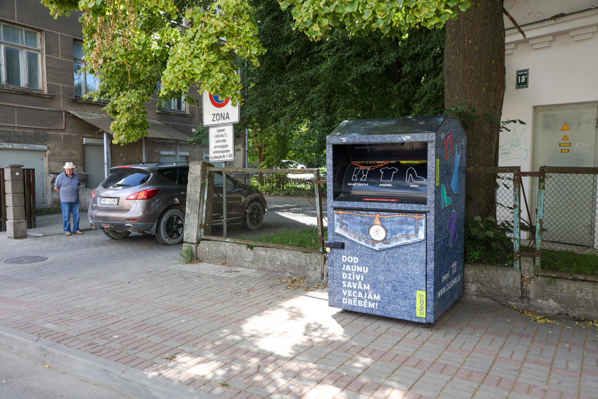 Liepājā uzstādīti tekstilizstrādājumu šķirošanas konteineri