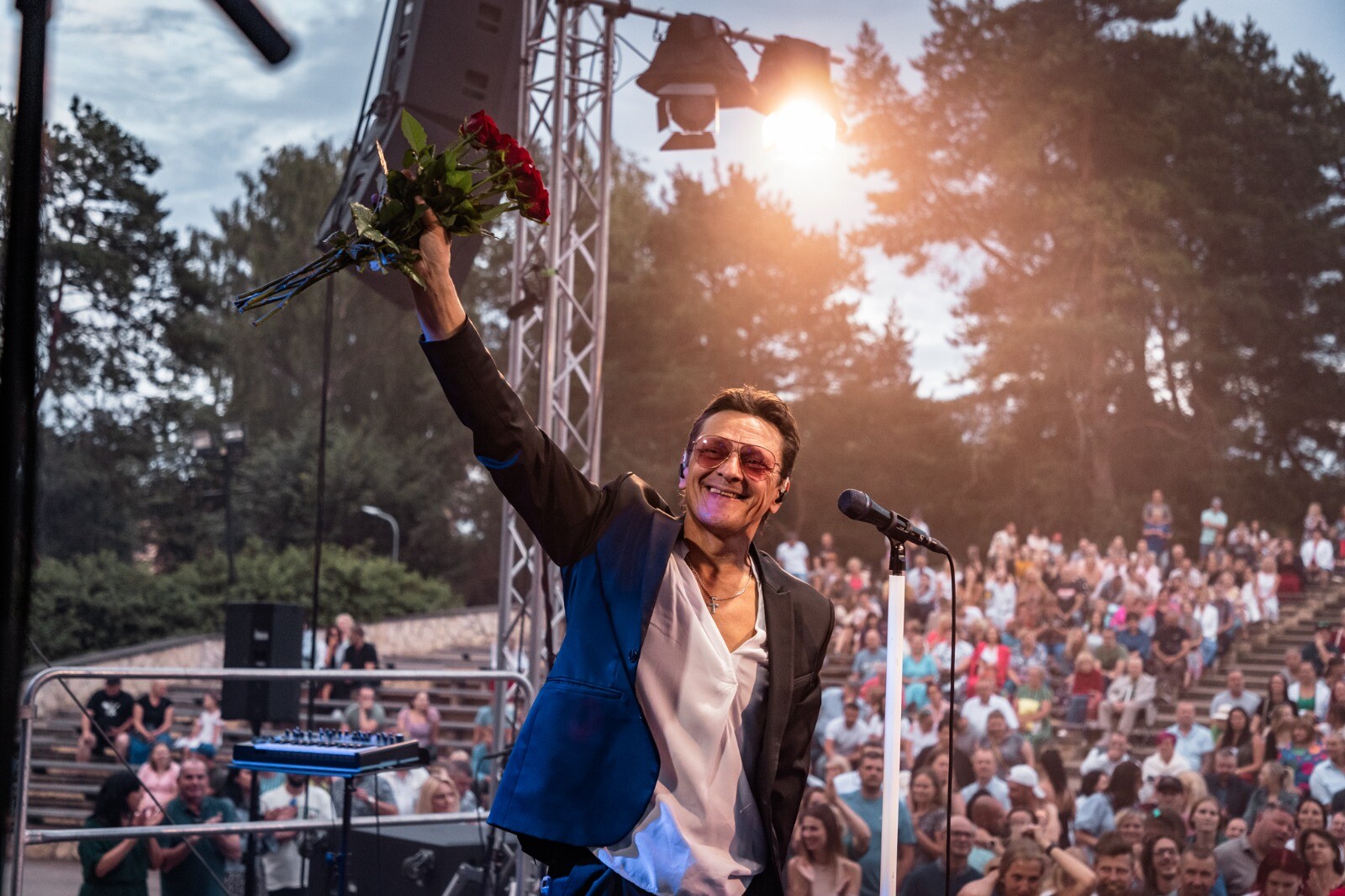 Ivo Fomins ielūdz uz savu jubilejas koncerttūres noslēdzošo koncertu Skrundas estrādē