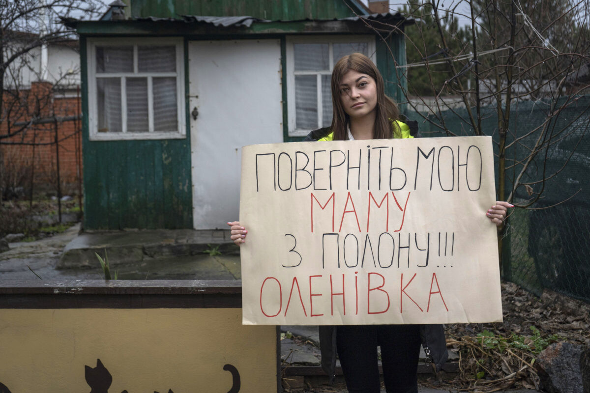 Ukrainas ombudsmens: Krievijas gūstā atrodas vairāk nekā 25 000 Ukrainas civiliedzīvotāju