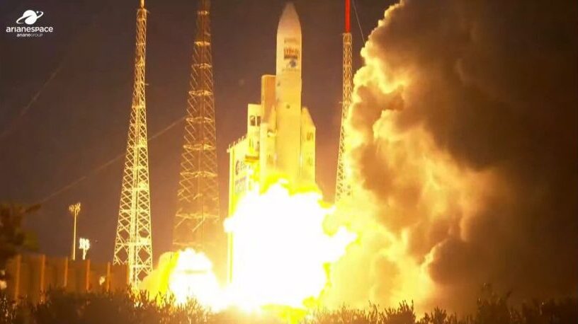 Kosmosa raķete “Ariane 5” devusies pēdējā lidojumā