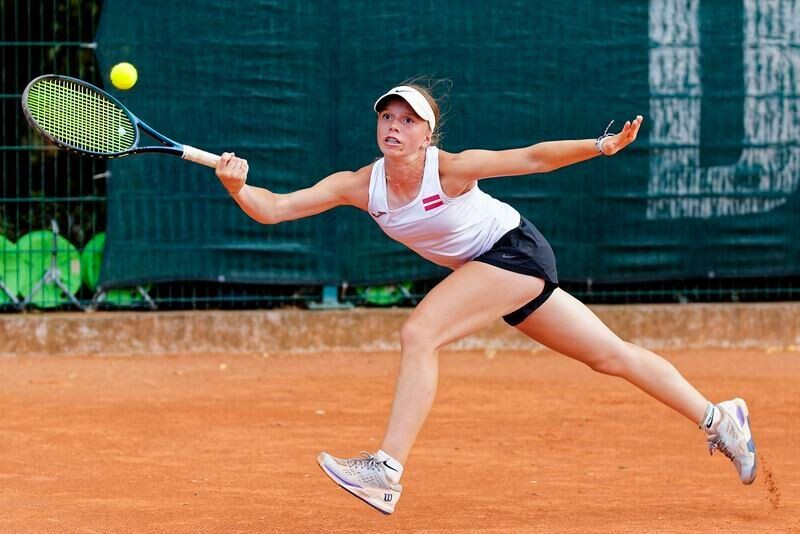 Liepājnieki Anna Azarova un Dāvis Rolis pārstāv Latvijas izlasi