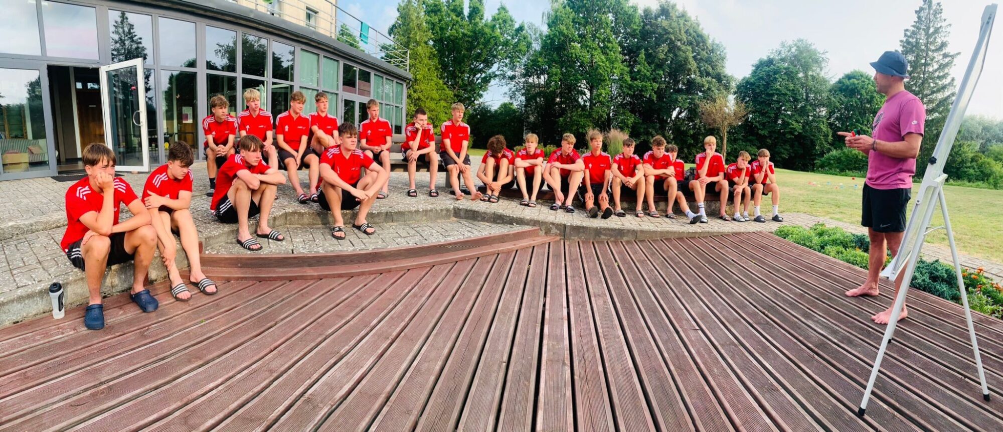 Liepājas Futbola skolas U16 komanda uzlabo prasmes treniņnometnē