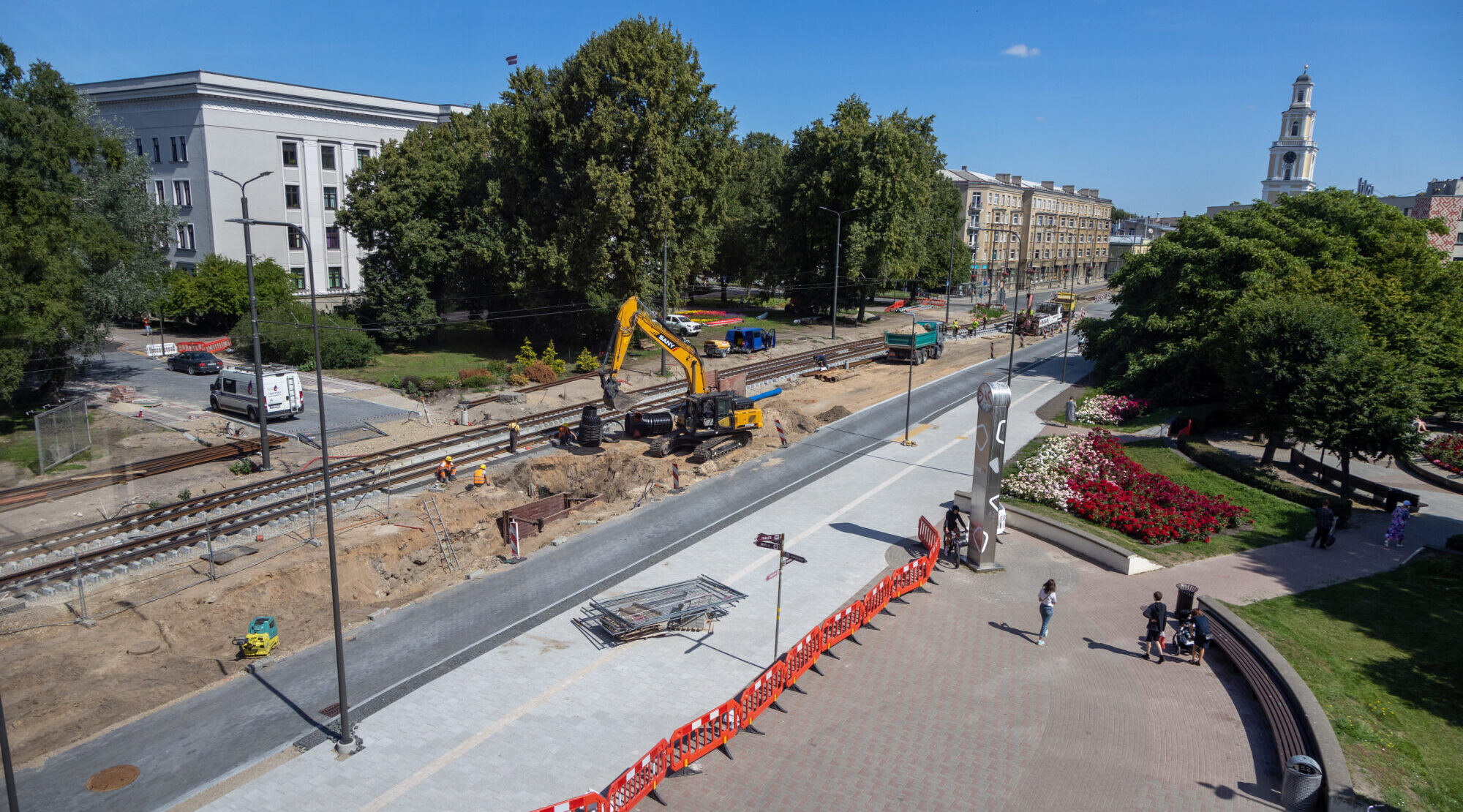 Vakar klusa ieliņa, šodien – brauc virsū. Liepājnieku domas par satiksmi pilsētā