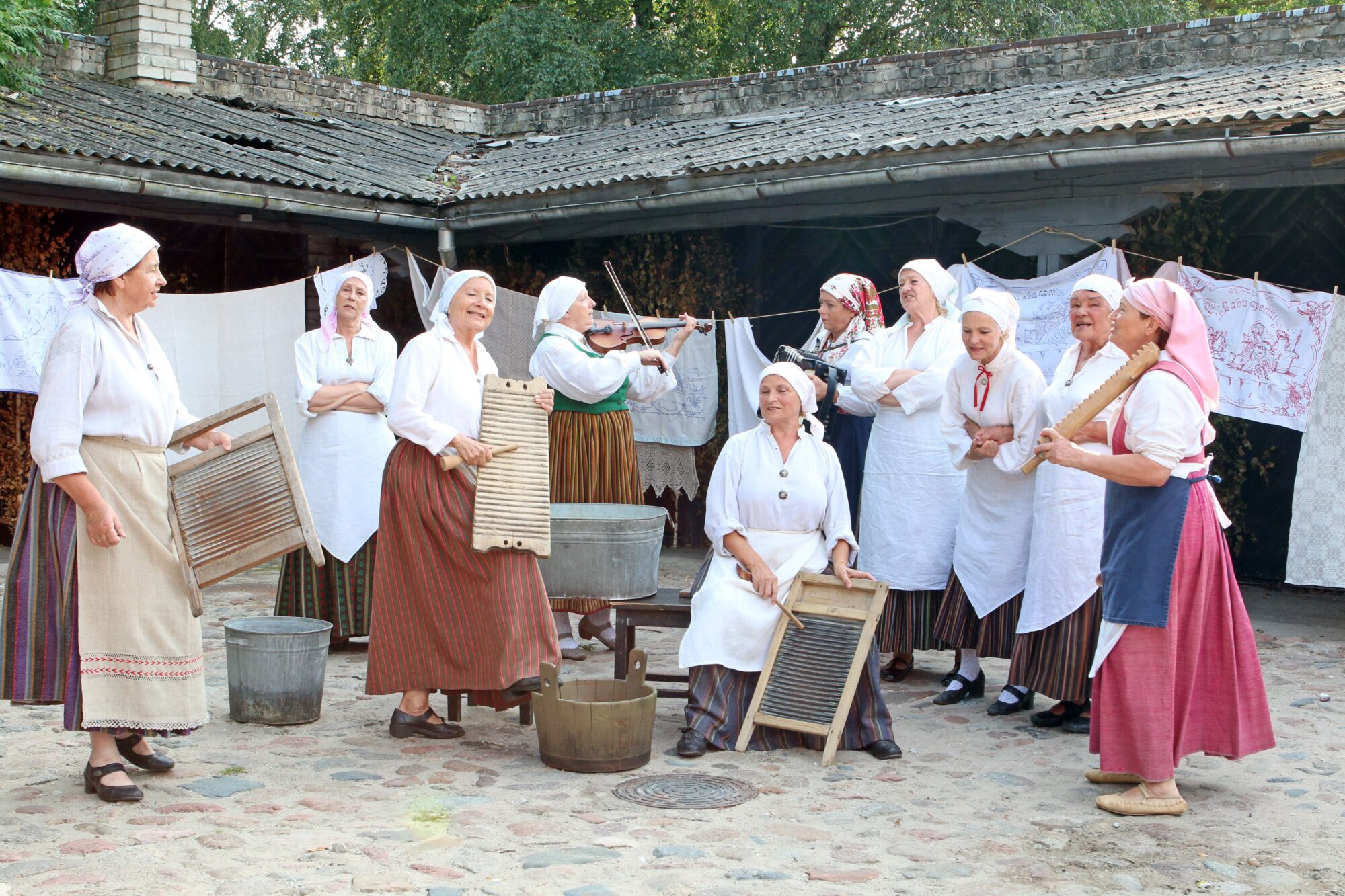 Folkloras kopa “Atštaukas” aicina uz Annu dienas svinēšanu