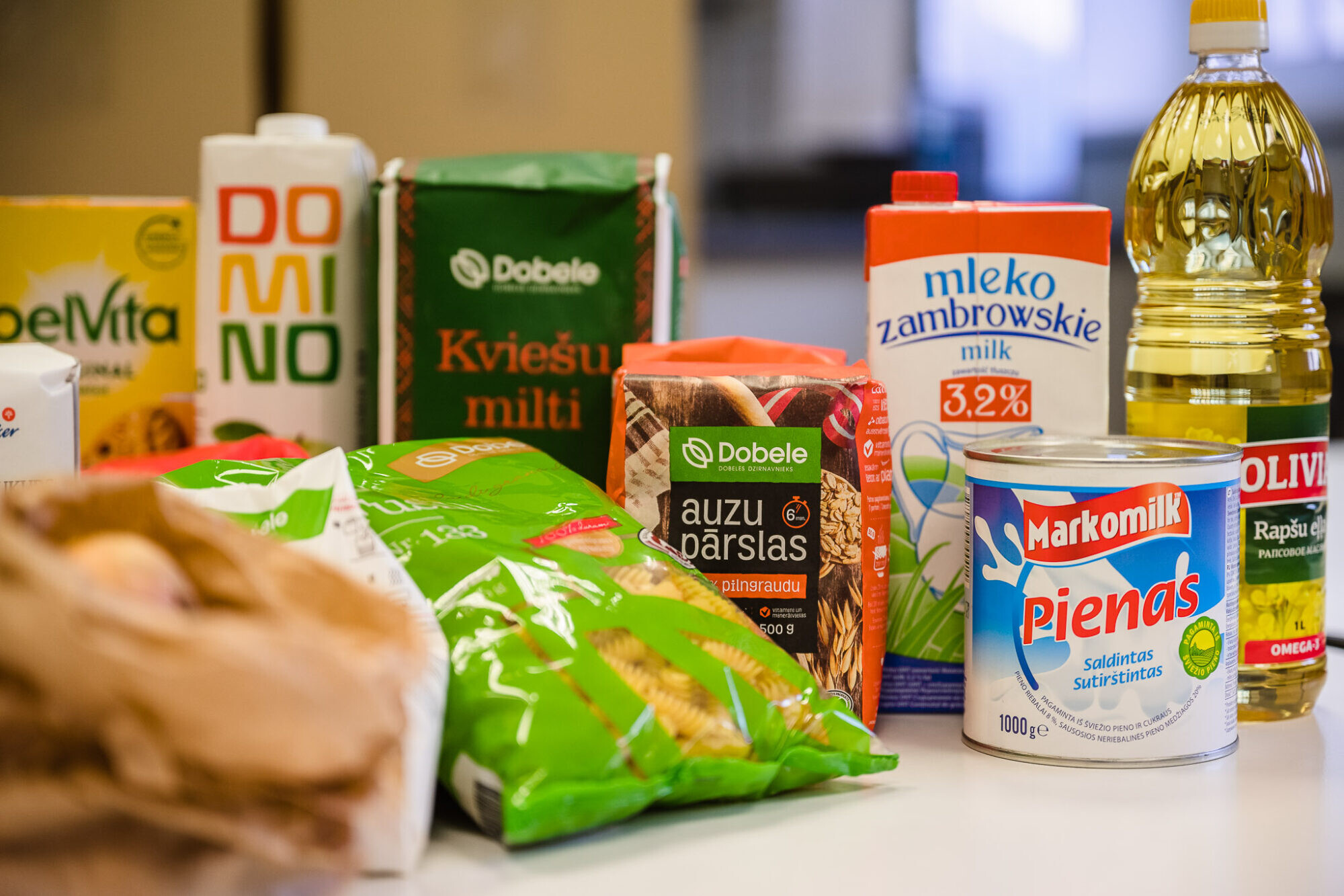 Tirgotāju asociācija: Otrajā ceturksnī cenas samazinājušās 70% pārtikas produktu