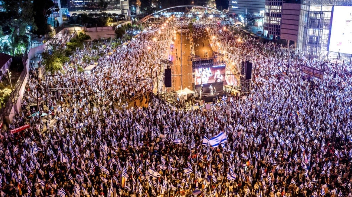 Telavivā pret iecerēto tiesu reformu protestē 150 000 cilvēku