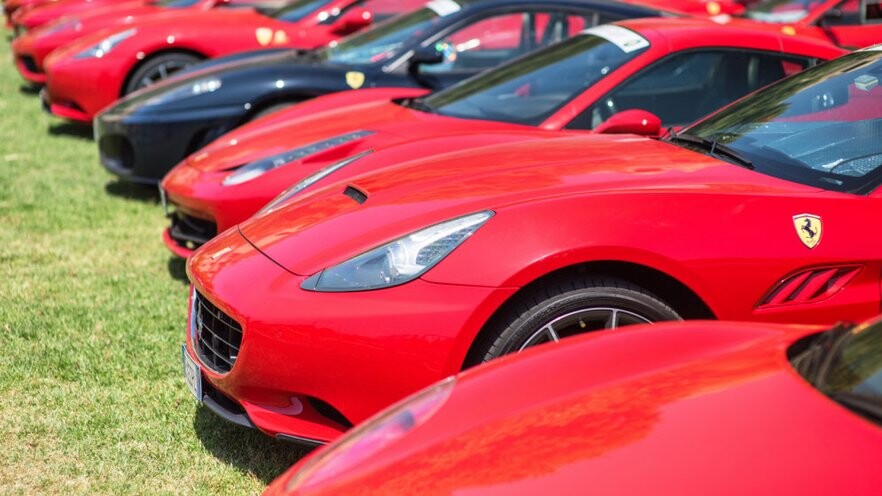 “Ferrari” Latvijas tūre piestās Liepājā
