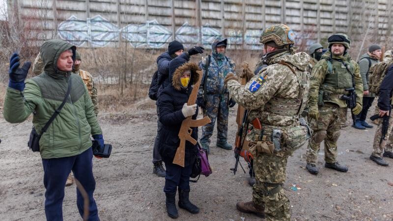 Ukrainas karavīri evakuējuši sešus Robotines iedzīvotājus