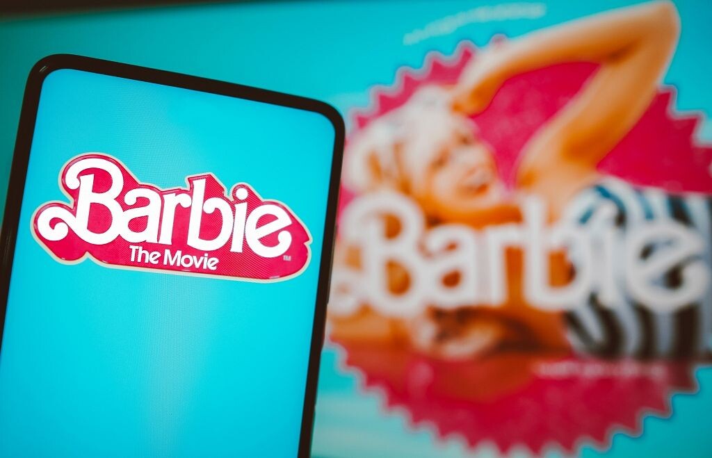“Bārbijas” kases ieņēmumi pārsniedz miljardu dolāru