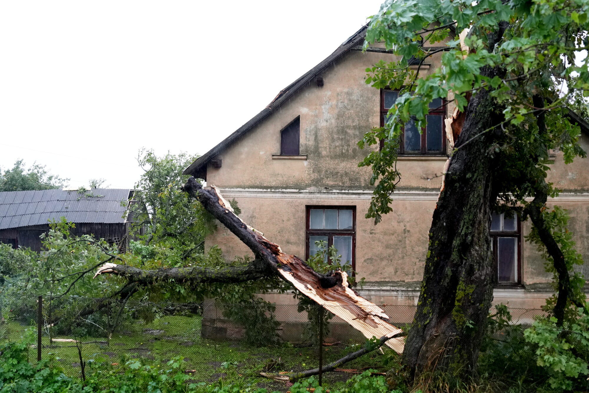 Dobeles novadā negaisa un vētras postījumu novēršanai nepieciešami līdz 16,3 miljoni eiro