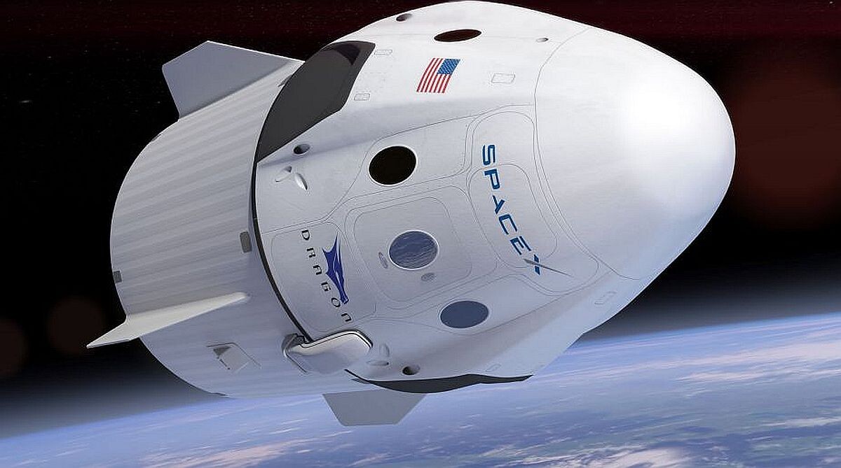 Uz SKS dodas “Dragon” ar četriem astronautiem