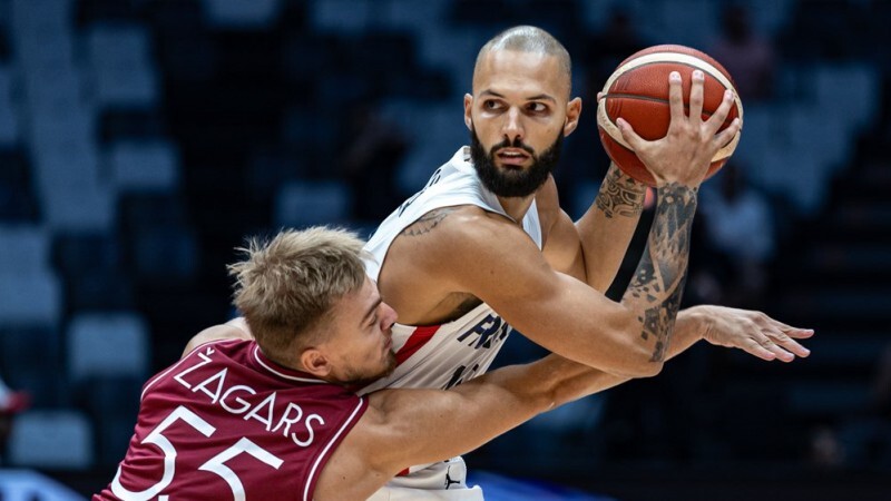 Latvijas basketbola izlase Pasaules kausa finālturnīra mačā pieveic Franciju un cīnīsies par medaļām