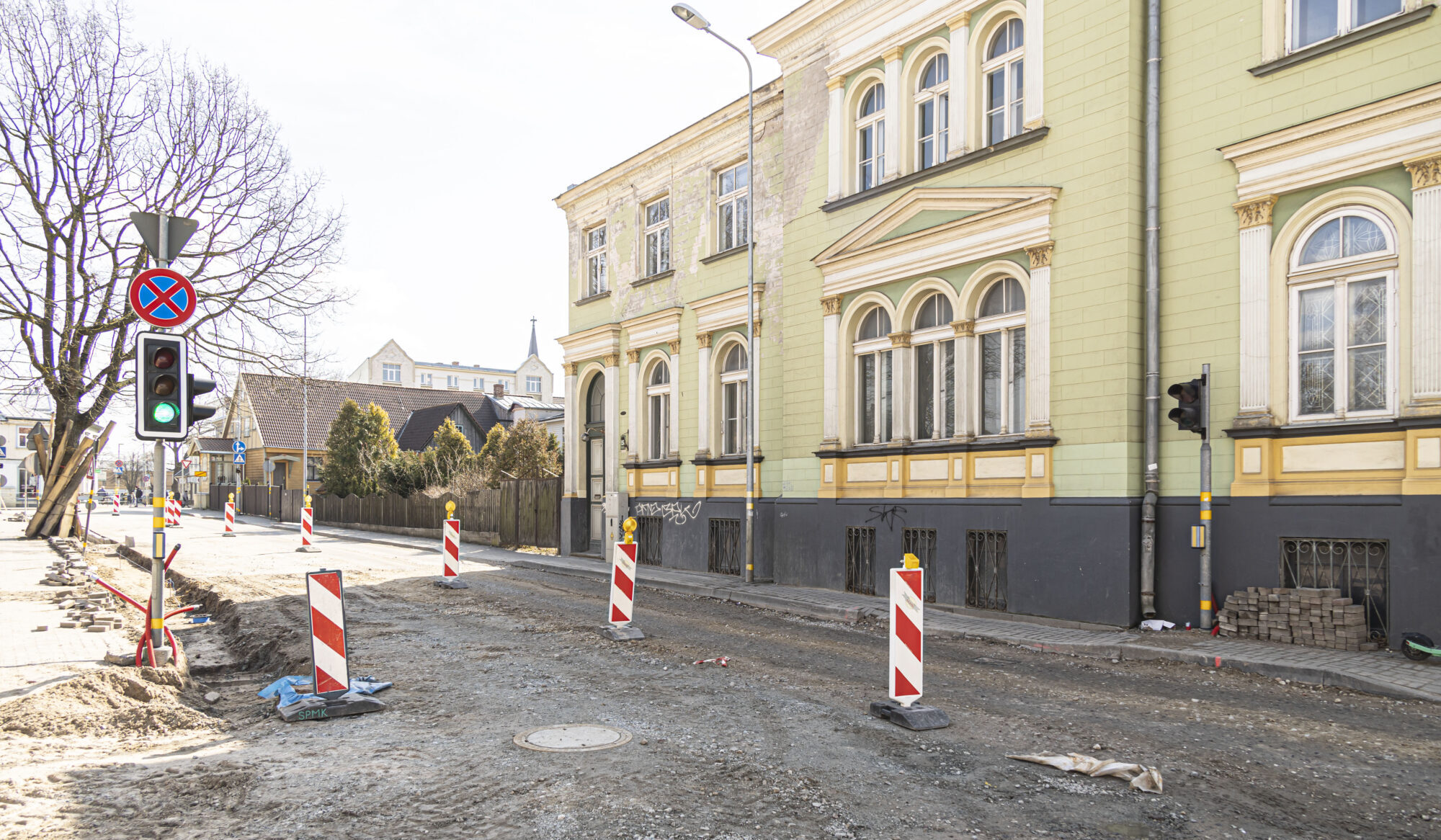 Mainīs tramvaja sliedes Peldu un K. Valdemāra ielas krustojumā