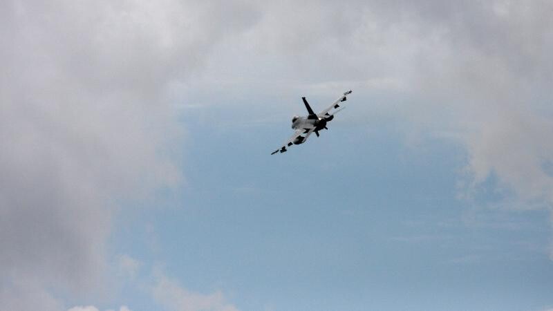Dānija no 2025. gada pārtrauks apmācīt ukraiņu pilotus ar iznīcinātājiem F-16