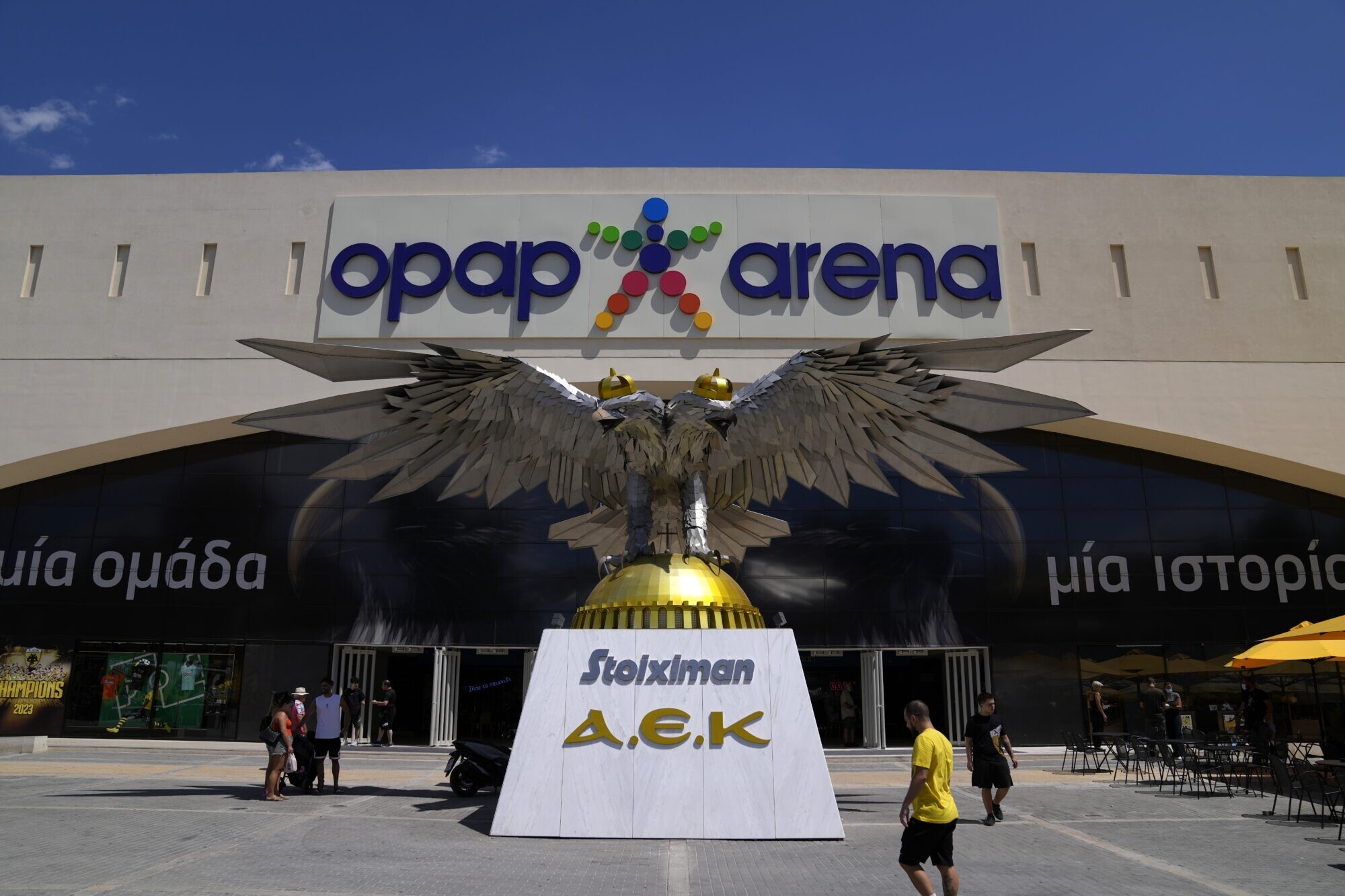 Atēnās līdzjutēju sadursmēs nogalināts grieķu futbola fans