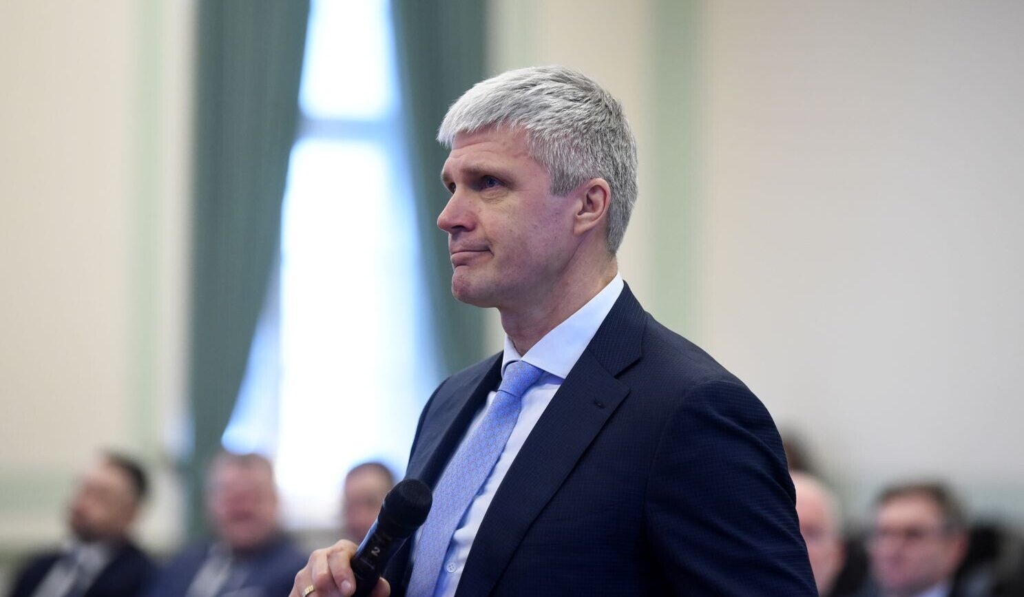 Atstādina Rēzeknes mēru Bartaševiču